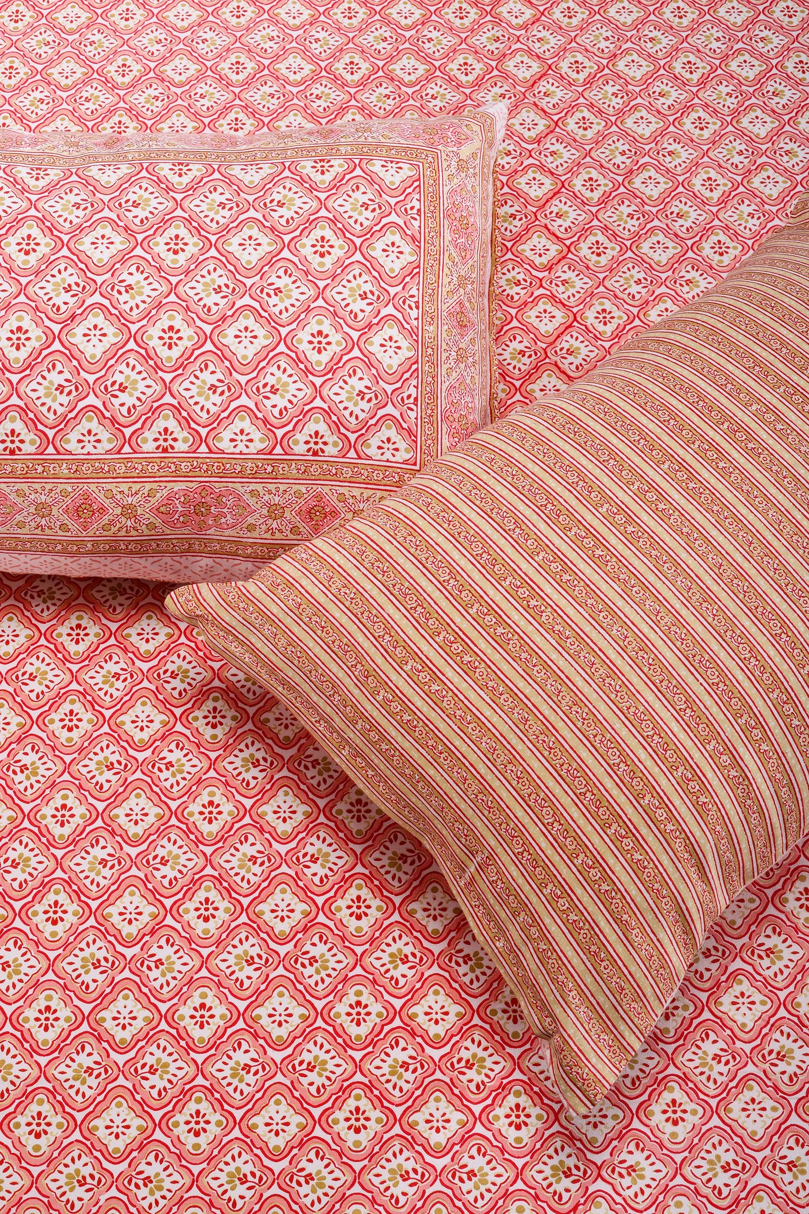 Alice Checks Baby Pink Cotton  Bedsheet