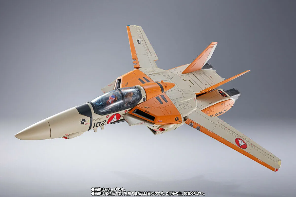 DX Chogokin Macross 1/48 Scale VF-1D Valkyrie & Fan Racer