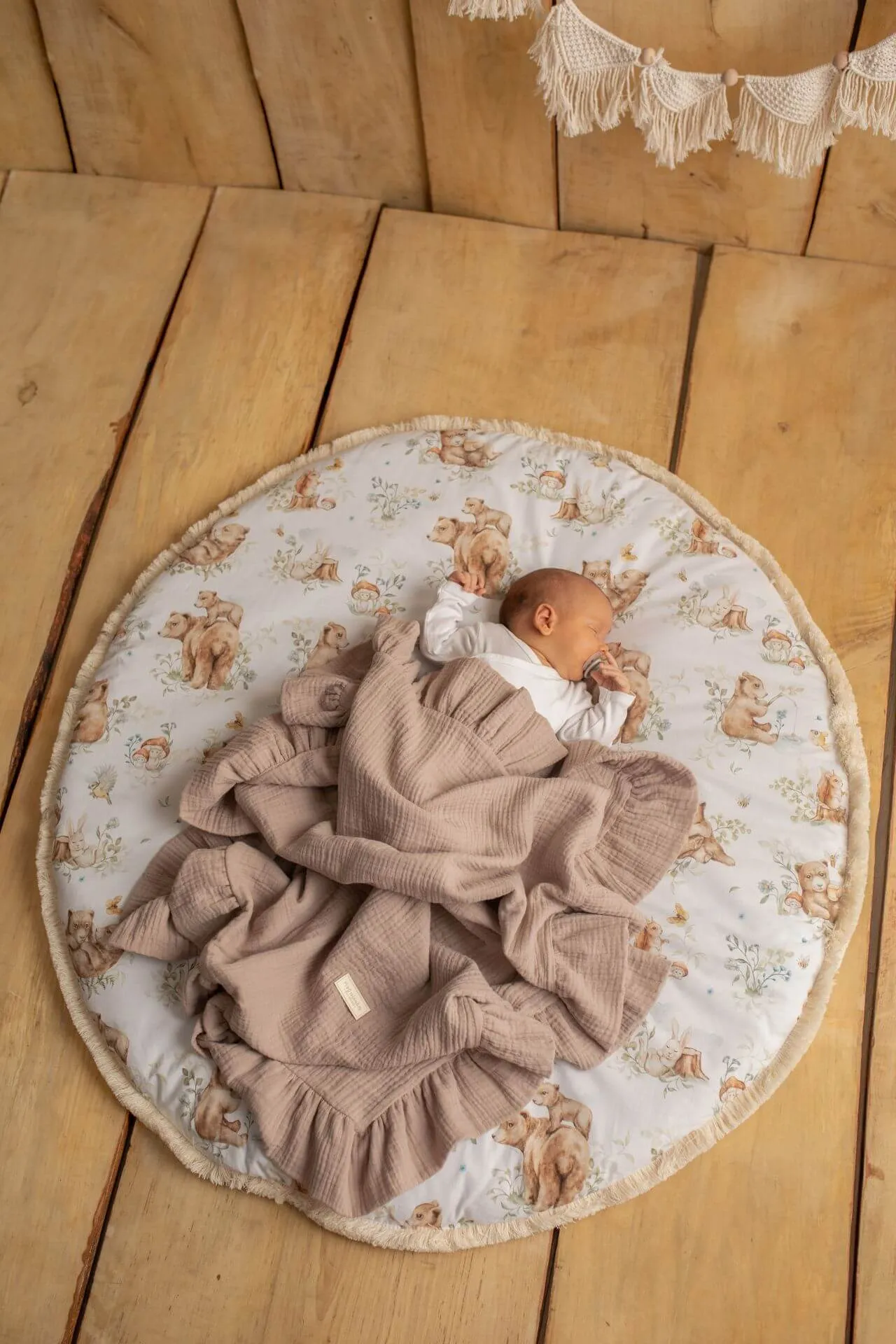 Light Organic Muslin Baby Blanket with a frill - Beige