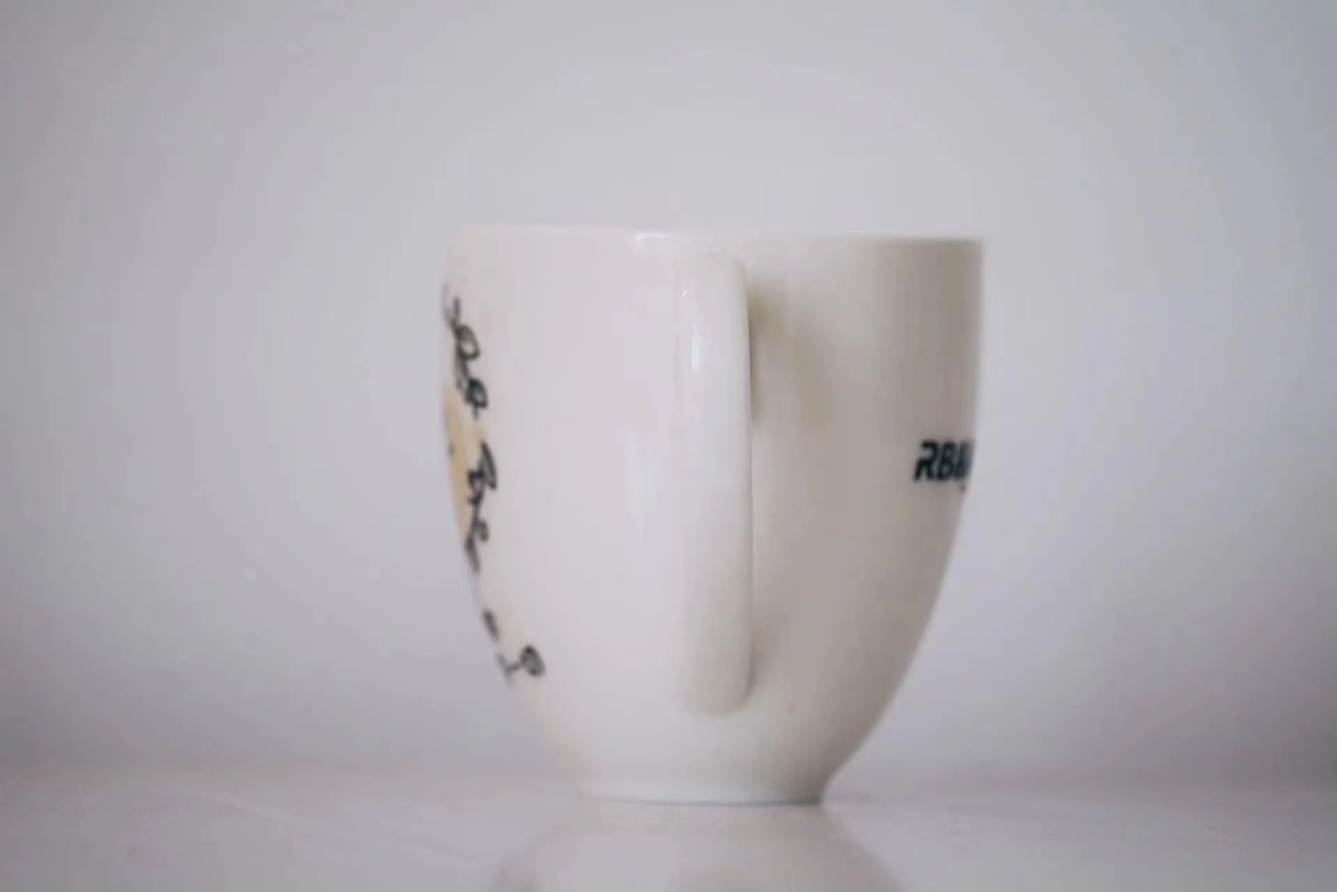 RB&RAMICS White ceramic mug with lovely simple pattern