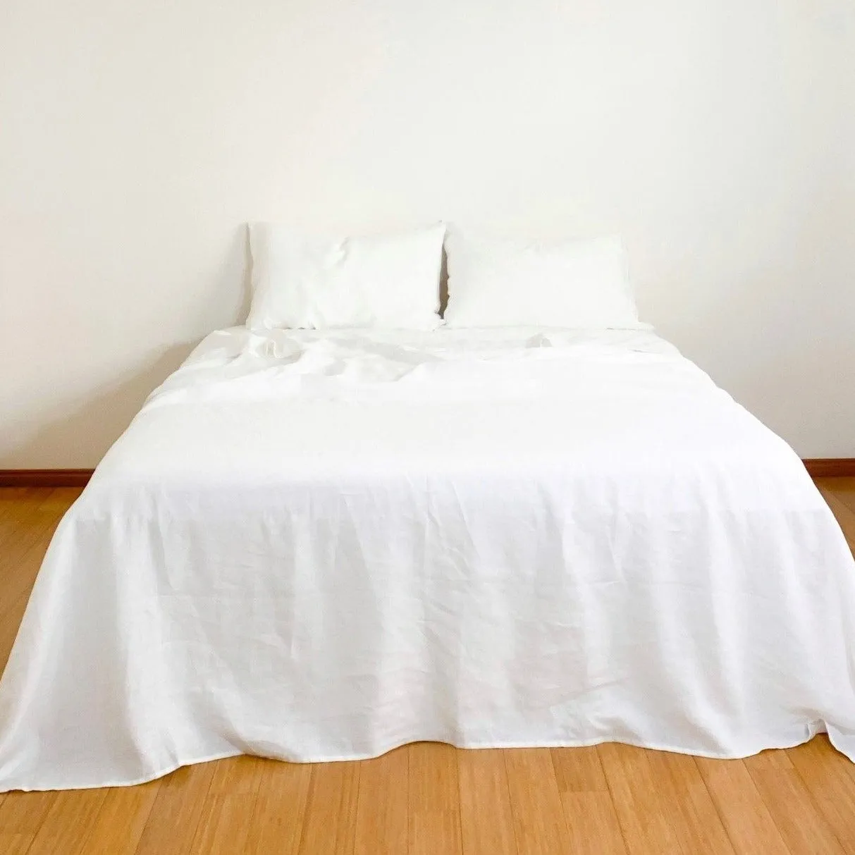 Snow White Linen Sheets Set